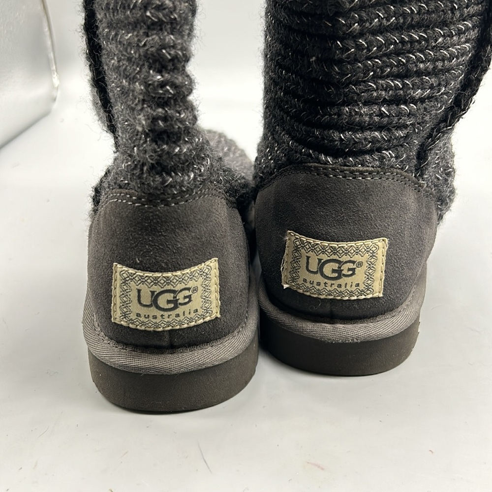 UGG Classic Carry II Knit Boot in Grey Size 9 - Picture 8 of 9